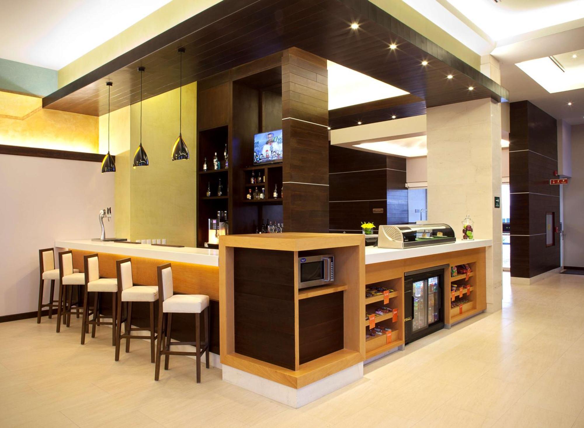Hampton Inn By Hilton Silao-Aeropuerto, Mexico Экстерьер фото