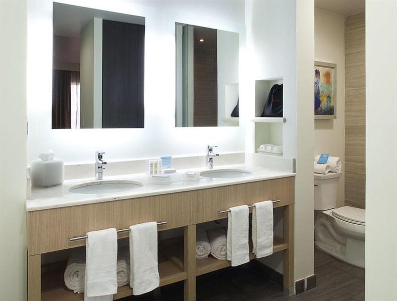 Hampton Inn By Hilton Silao-Aeropuerto, Mexico Экстерьер фото