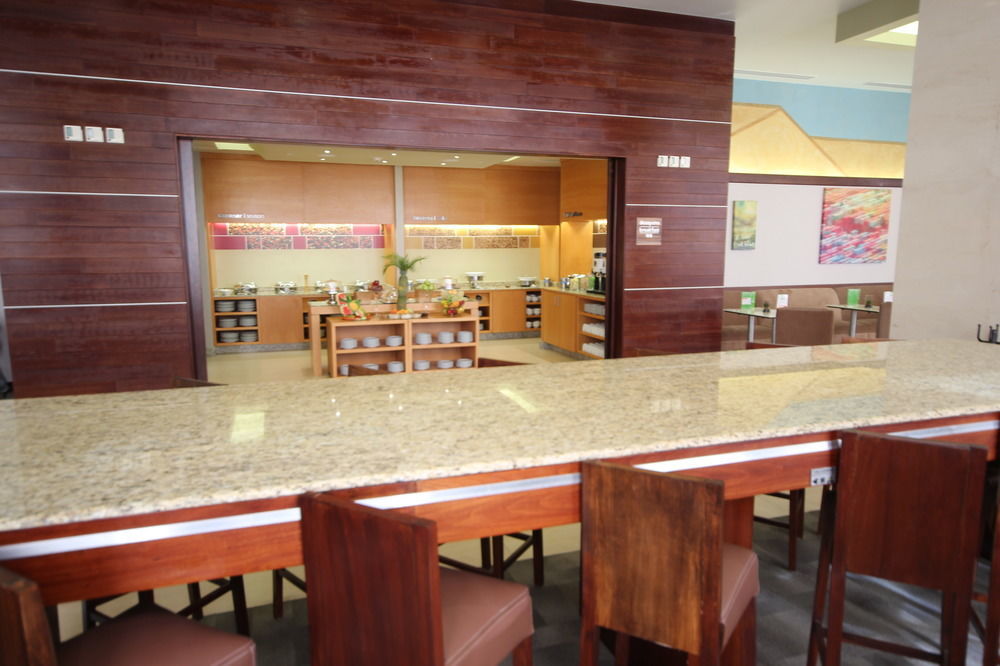 Hampton Inn By Hilton Silao-Aeropuerto, Mexico Экстерьер фото