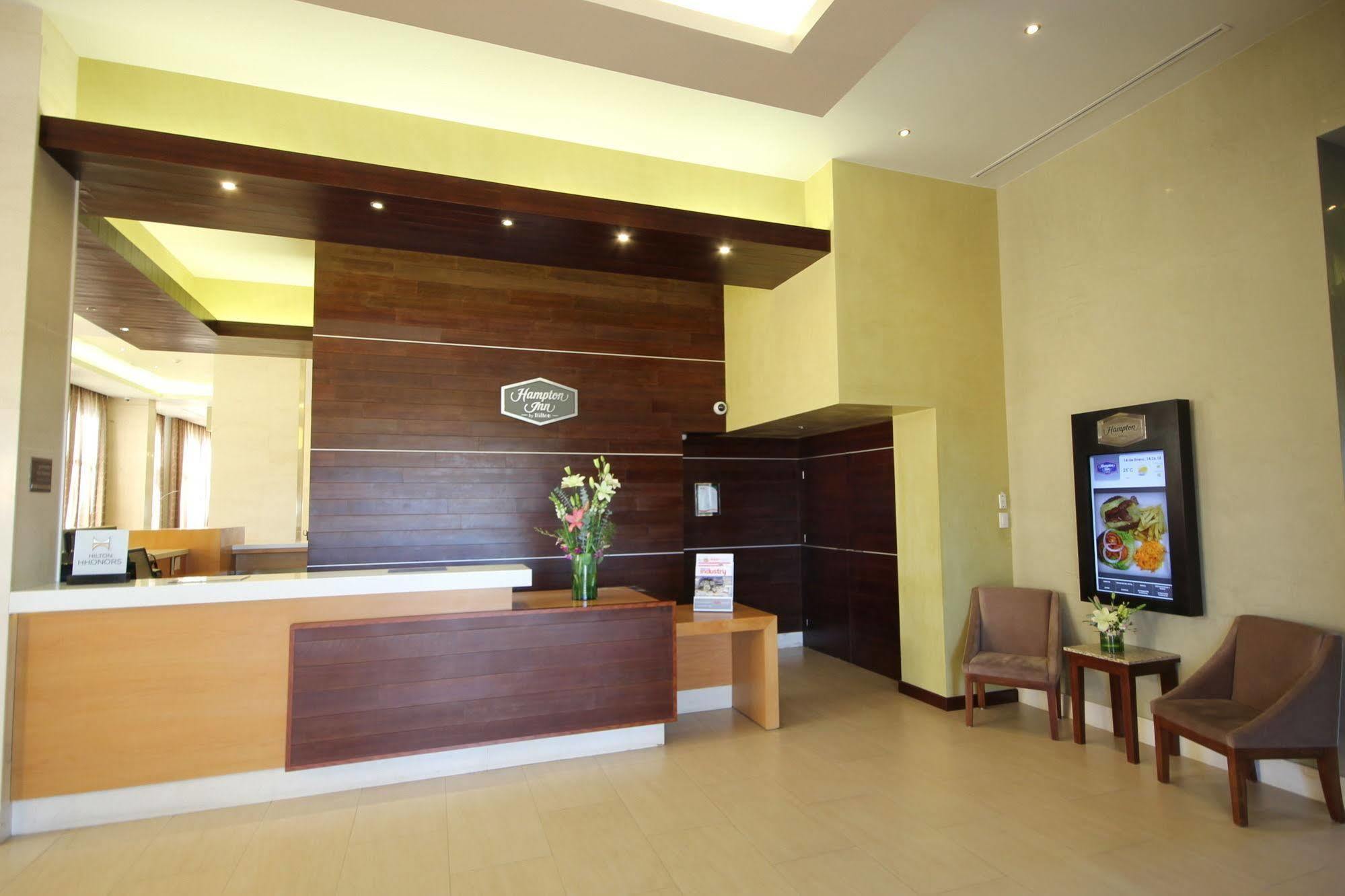 Hampton Inn By Hilton Silao-Aeropuerto, Mexico Экстерьер фото