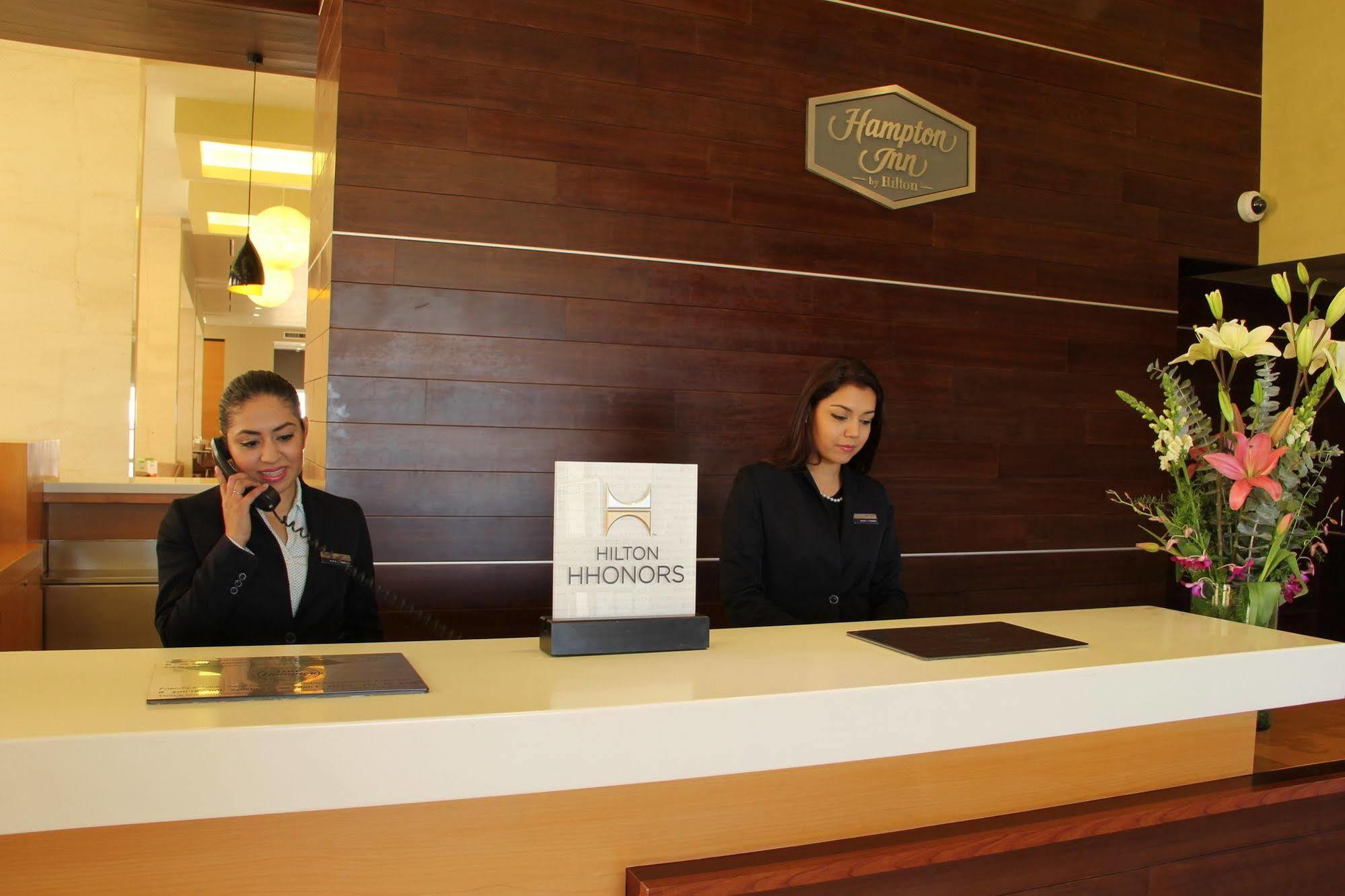 Hampton Inn By Hilton Silao-Aeropuerto, Mexico Экстерьер фото